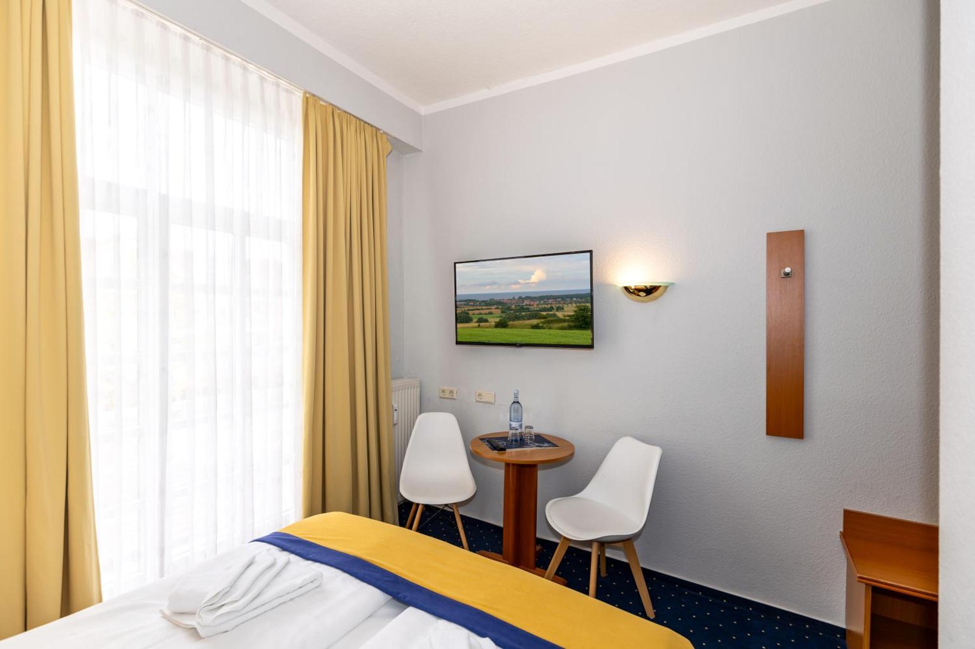 Hotel Zur Traube Ostseebad Kühlungsborn Exteriör bild