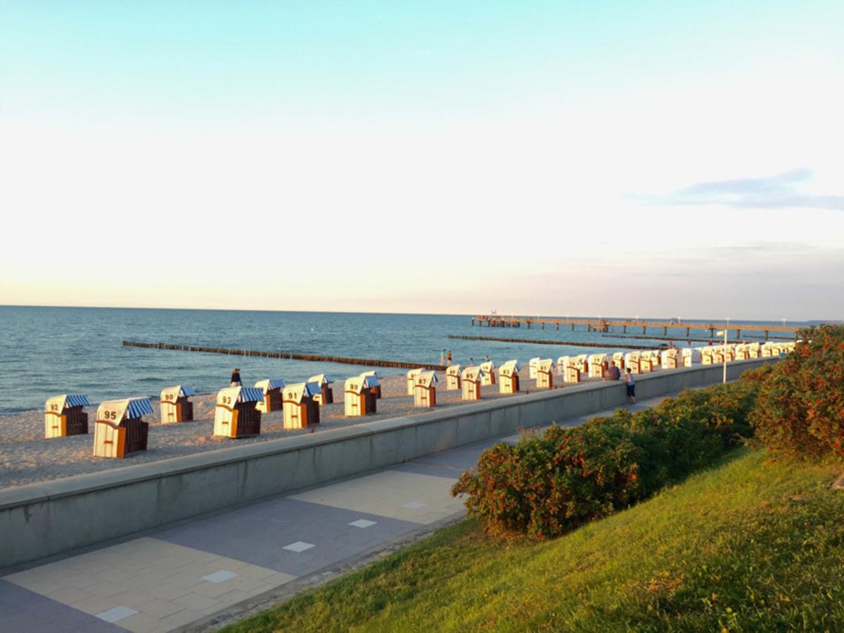 Hotel Zur Traube Ostseebad Kühlungsborn Exteriör bild